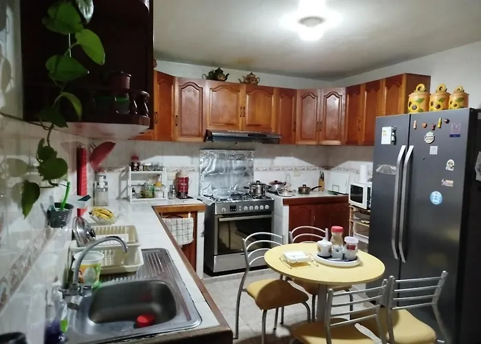Habitacion Privada, Tv Y Wifi Cerca A Barranco - H2