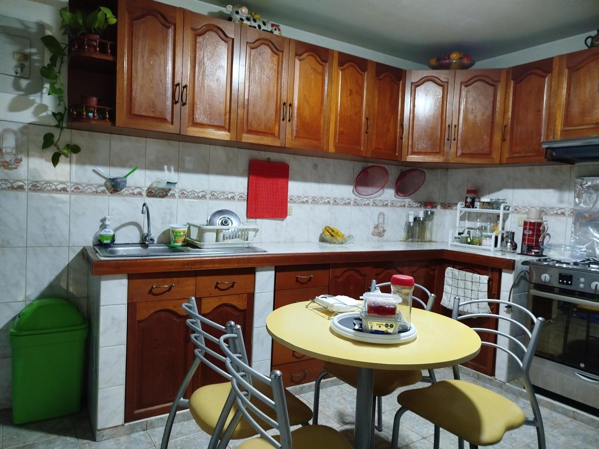 Privada, Tv Y Wifi Cerca A Barranco - H2 *